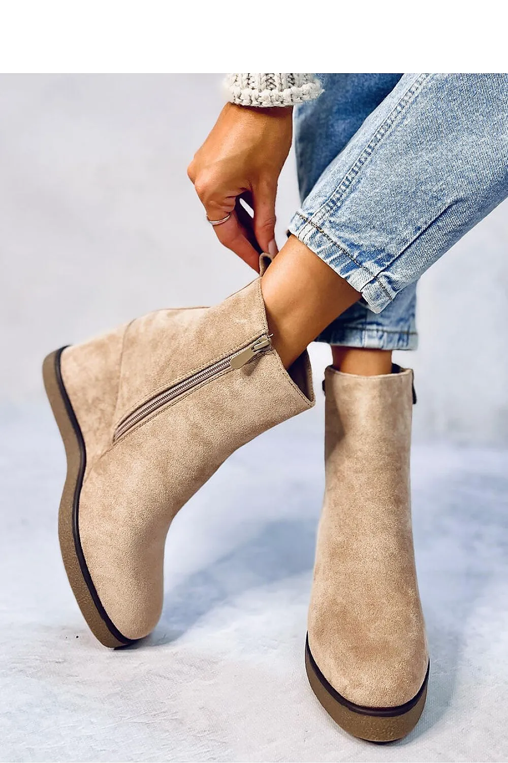 Buskin boots