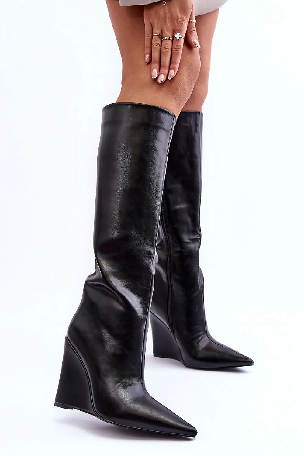 Buskin boots