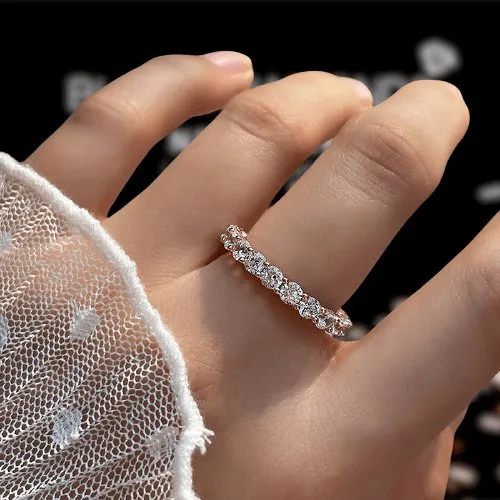 Elegant Rose Gold Round Cut Women's Stackable Wedding Band