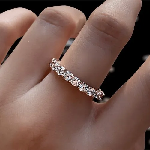 Elegant Rose Gold Round Cut Women's Stackable Wedding Band