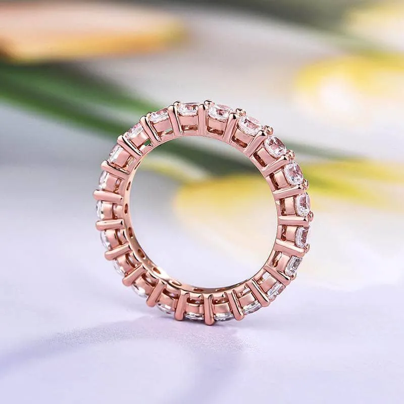 Elegant Rose Gold Round Cut Women's Stackable Wedding Band