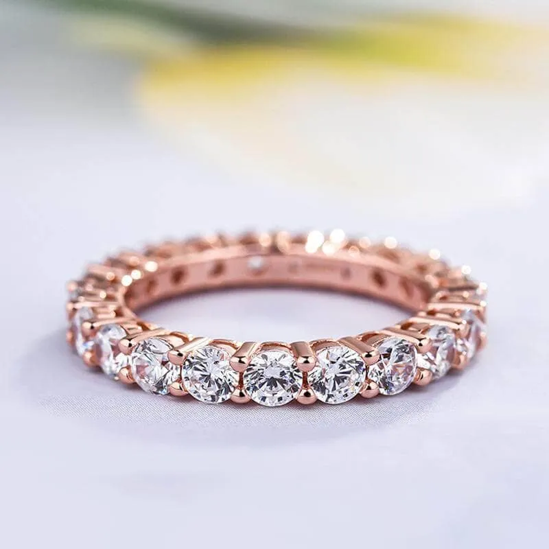 Elegant Rose Gold Round Cut Women's Stackable Wedding Band