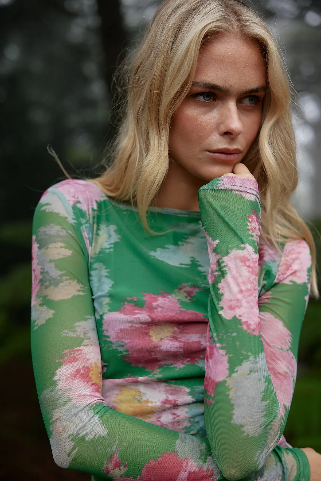 EZILI MESH TOP IN FOREST FLEUR