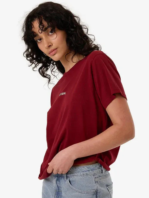 MINIMAL THRILLS RELAXED TEE