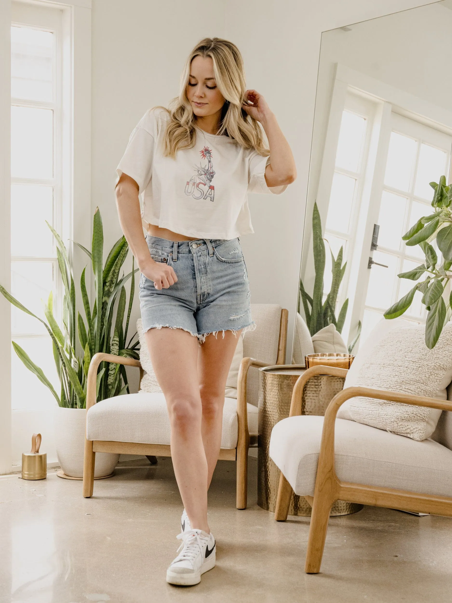 Miss Liberty Off White Cropped Tee