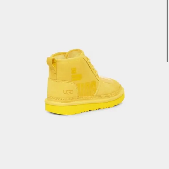 Neumel II Scatter Graphic UGG in Cool Lemon Color