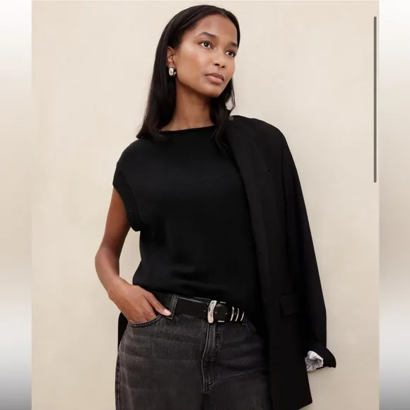 NWT Banana Republic Crew Neck Sweater Tee