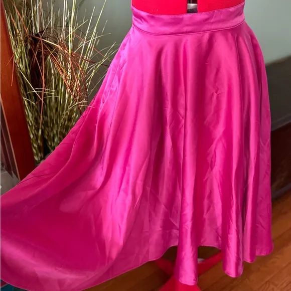 Nwt Vixen michelline pitt satin Pink Women's swing Skirt small