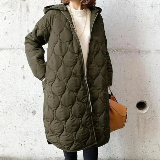 Quilted Aura™ | Women's Long Quilted Coat | Warm Insulation, Stylish Design & Water-Resistant Fabric
