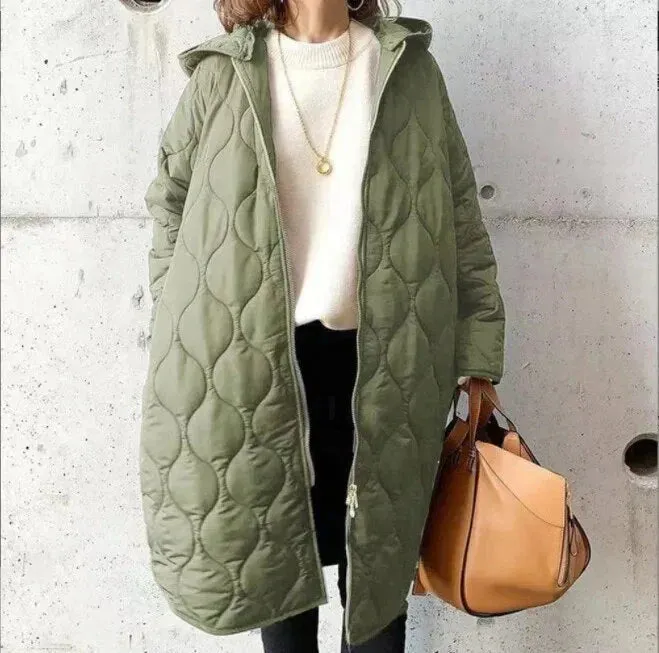 Quilted Aura™ | Women's Long Quilted Coat | Warm Insulation, Stylish Design & Water-Resistant Fabric