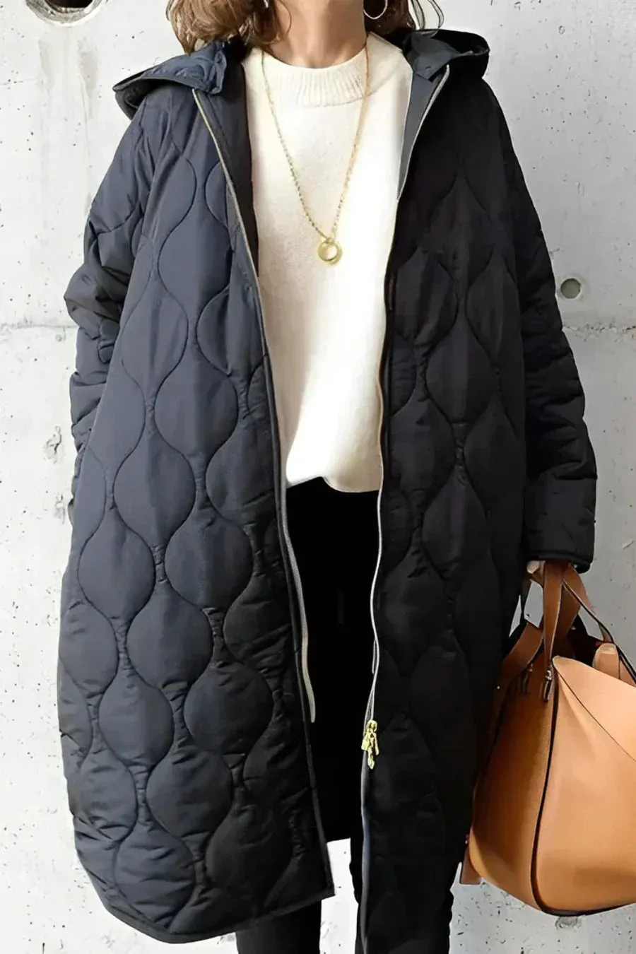 Quilted Aura™ | Women's Long Quilted Coat | Warm Insulation, Stylish Design & Water-Resistant Fabric