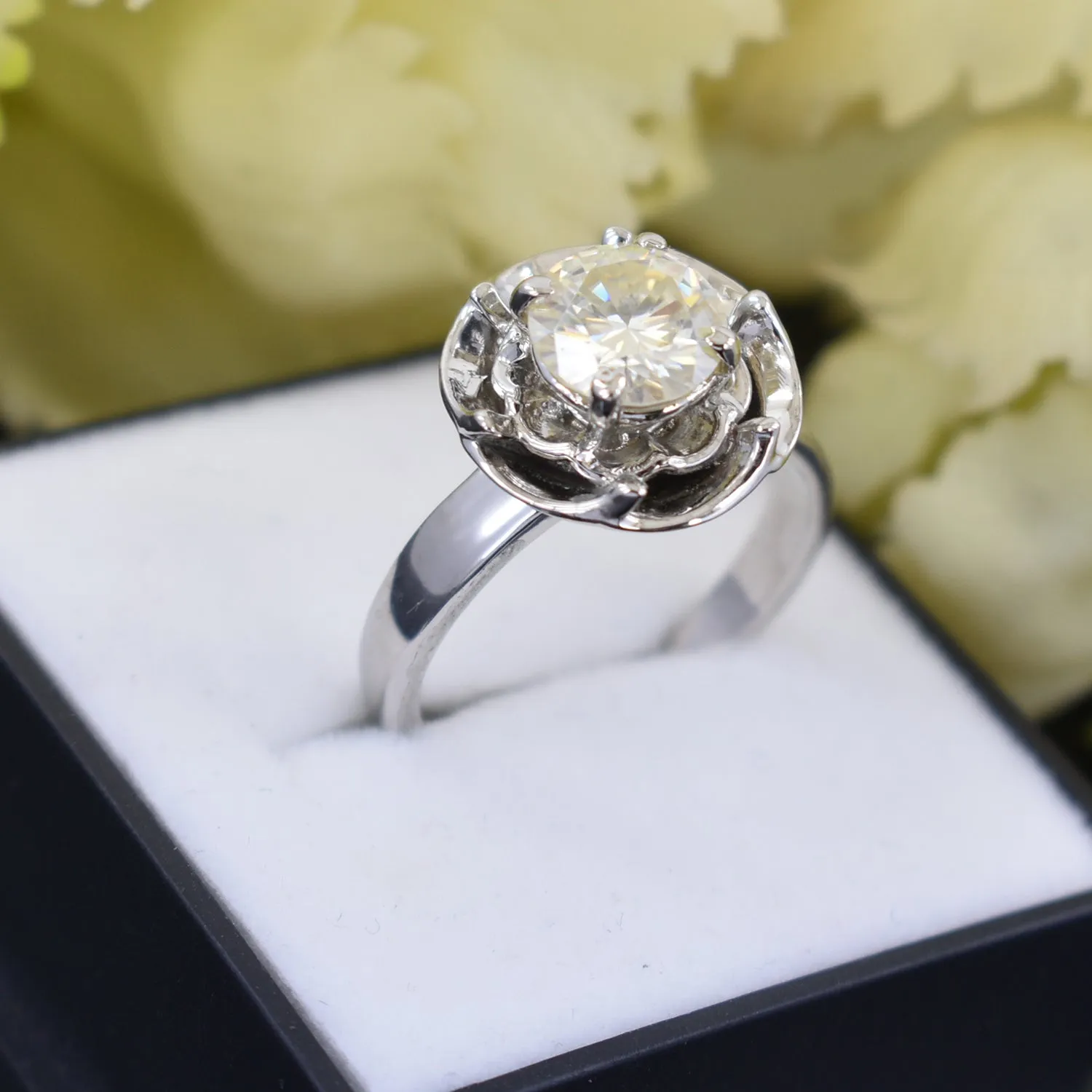 Stunning 1.40 Carat Off White Diamond Women's Ring, Elegant Look & Great Sparkle ! Ideal For Birthday Gift, Certified Diamond!