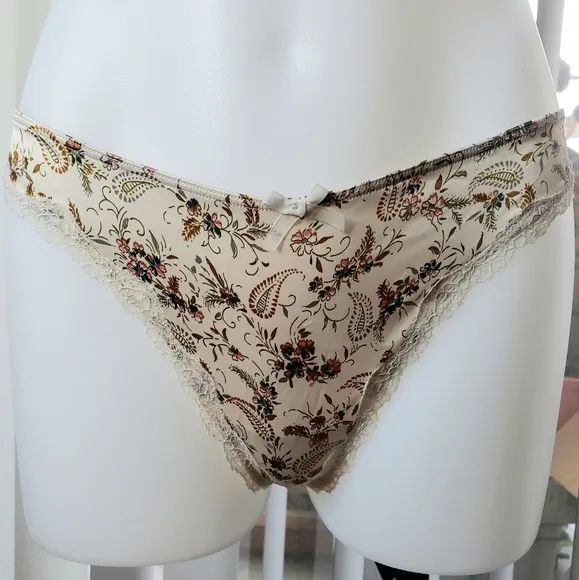 Victoria's Secret Dream Angels Lined Demi         Bra 34DD &amp; Thong Small