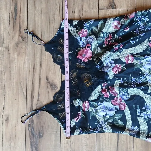 Victoria's Secret Gold Label Black Floral Slip Mini Dress. Size L