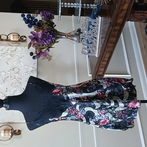 Victoria's Secret Gold Label Black Floral Slip Mini Dress. Size L