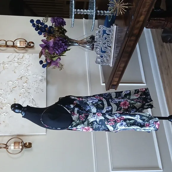 Victoria's Secret Gold Label Black Floral Slip Mini Dress. Size L