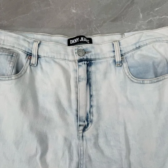 Women's DKNY Jeans High-Rise Wide-Leg Cargo Jeans Light Wash Cotton Size 32
